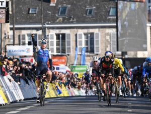Fabio Jakobsen vince la seconda tappa della Parigi-Nizza 2022 (foto ASO / Alex Broadway)