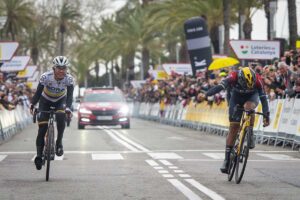 Nella sesta tappa della Volta a Catalunya volanta vincente di Richard Carapaz su Sergio Higuita