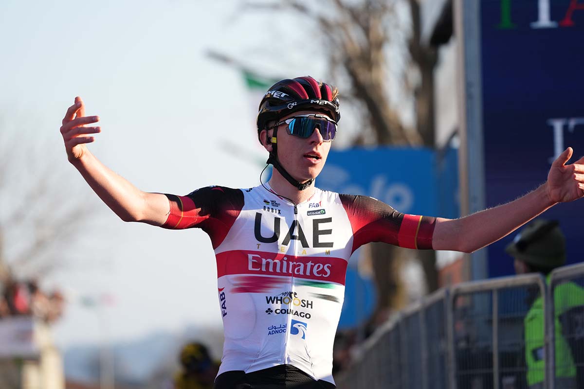 Tadej Pogacar vince la quarta tappa della Tirreno-Adriatico 2022 (foto La Presse)
