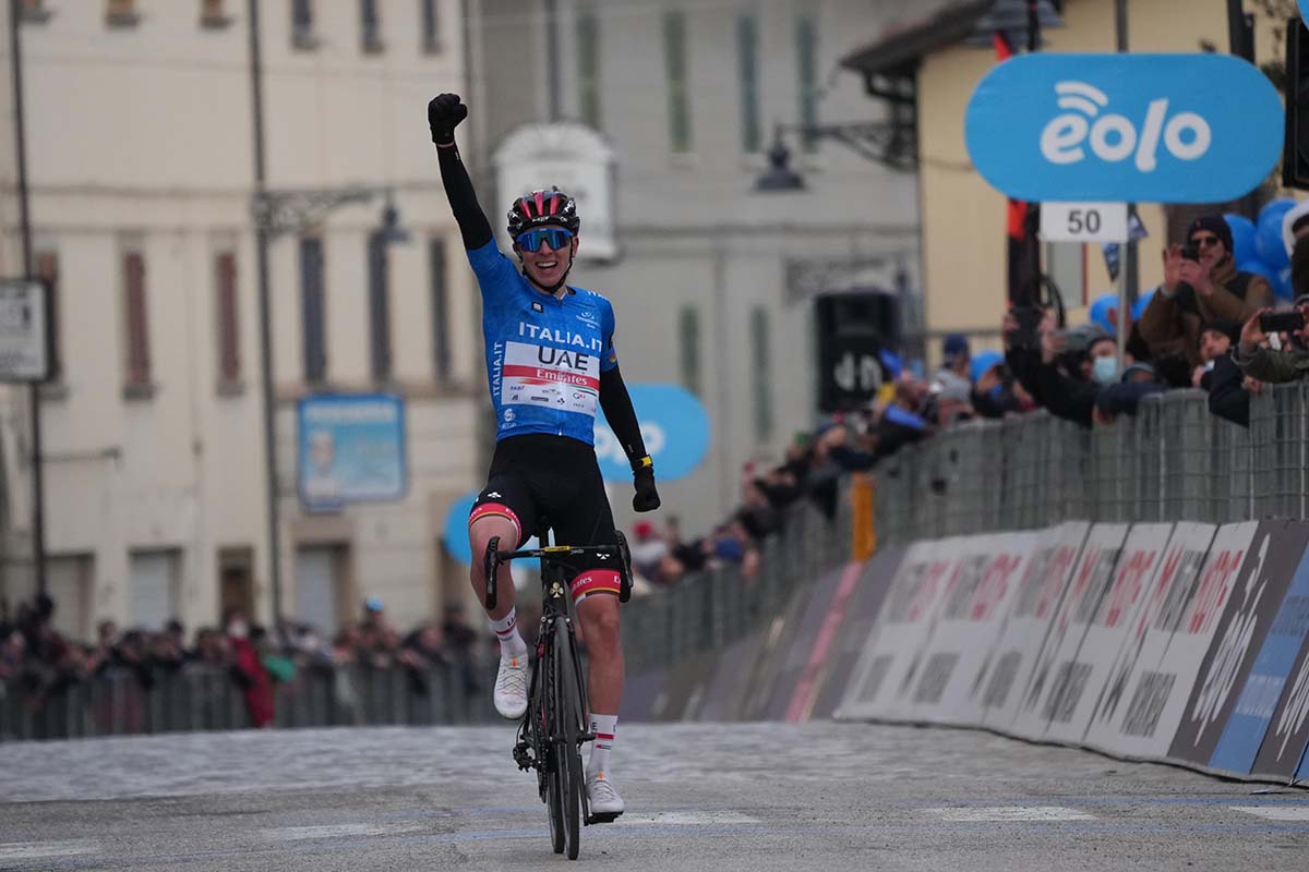Tadej Pogacar vince a Carpegna la sesta tappa della Tirreno-Adriatico 2022 (foto La Presse)