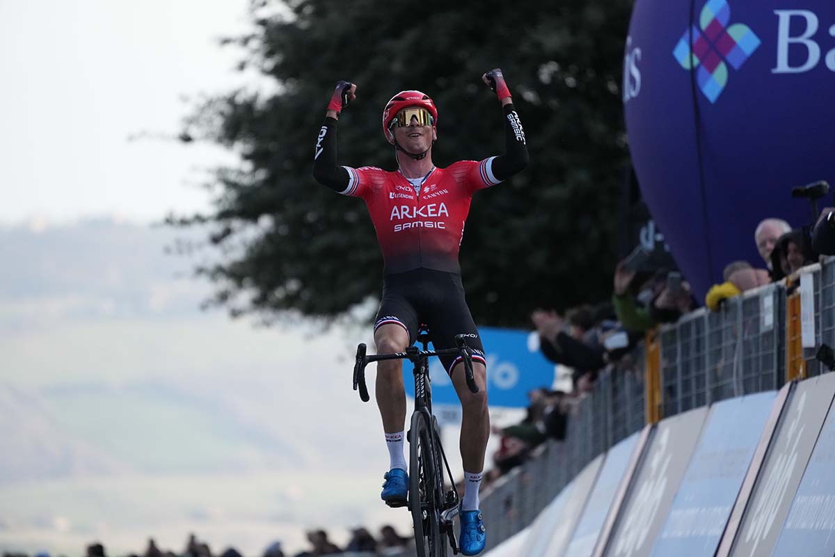 Warren Barguil vince la sesta tappa della Tirreno-Adriatico 2022 (foto La Presse)