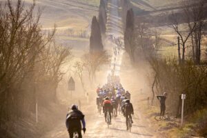 Gran Fondo Strade Bianche 2022 - Foto LaPresse - Marco Alpozzi