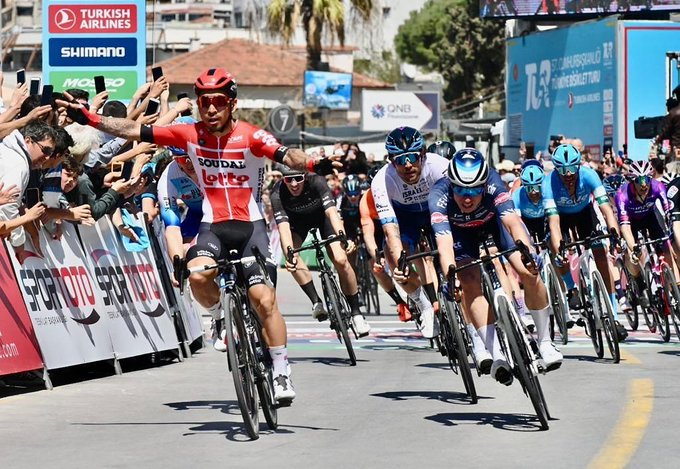 Caleb Ewan vince la prima tappa del Tour of Turkey 2022