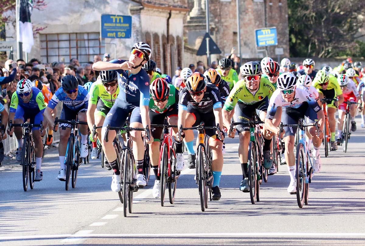 Mattia Pinazzi vince la Vicenza-Bionde 2022 (foto Photobicicailotto)