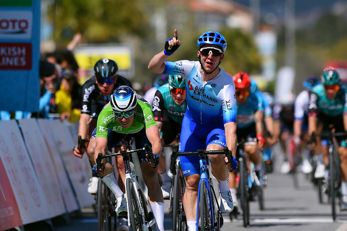 Kaden Groves vince la seconda tappa del Tour of Turkey (foto Team BikeExchange / Getty Images)