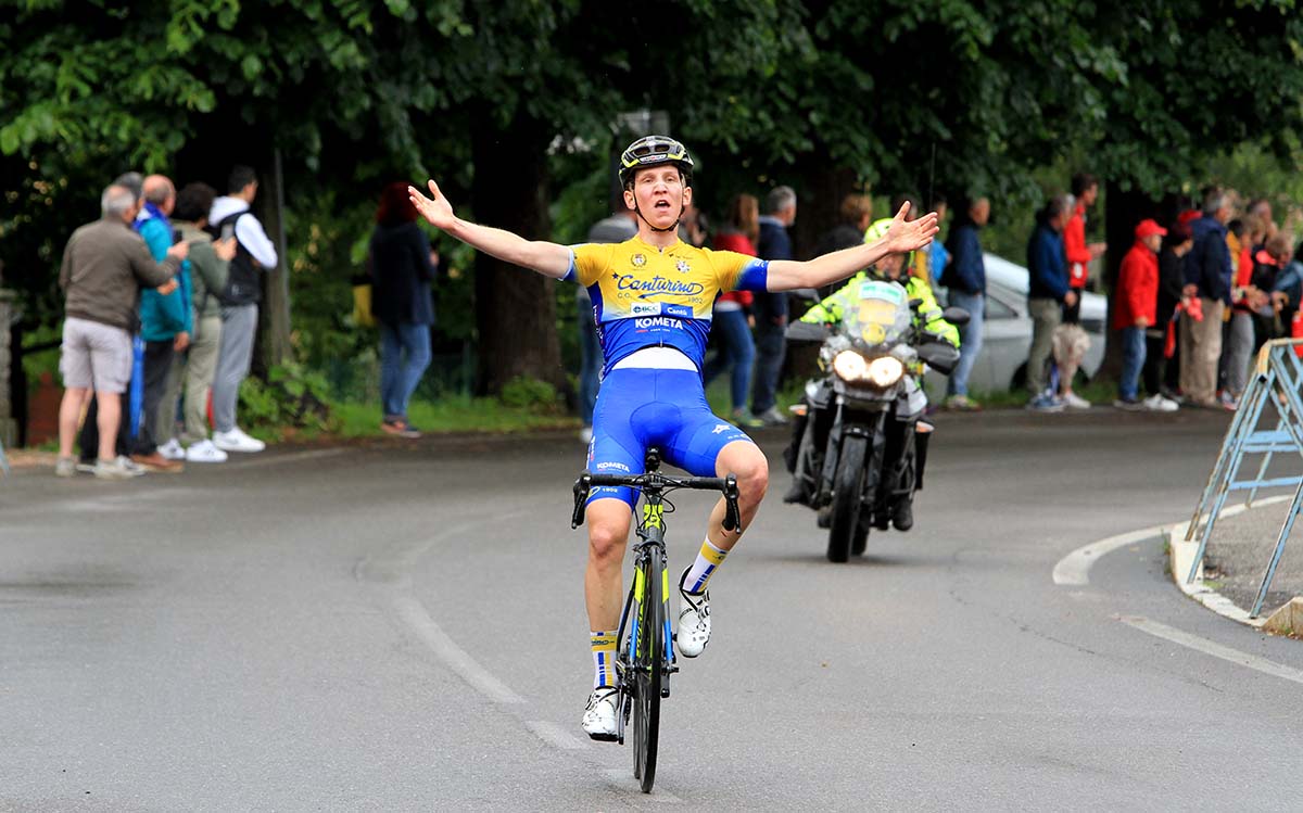 Simone Zanini vince la Fagnano Olona - Brinzio (foto Rodella)