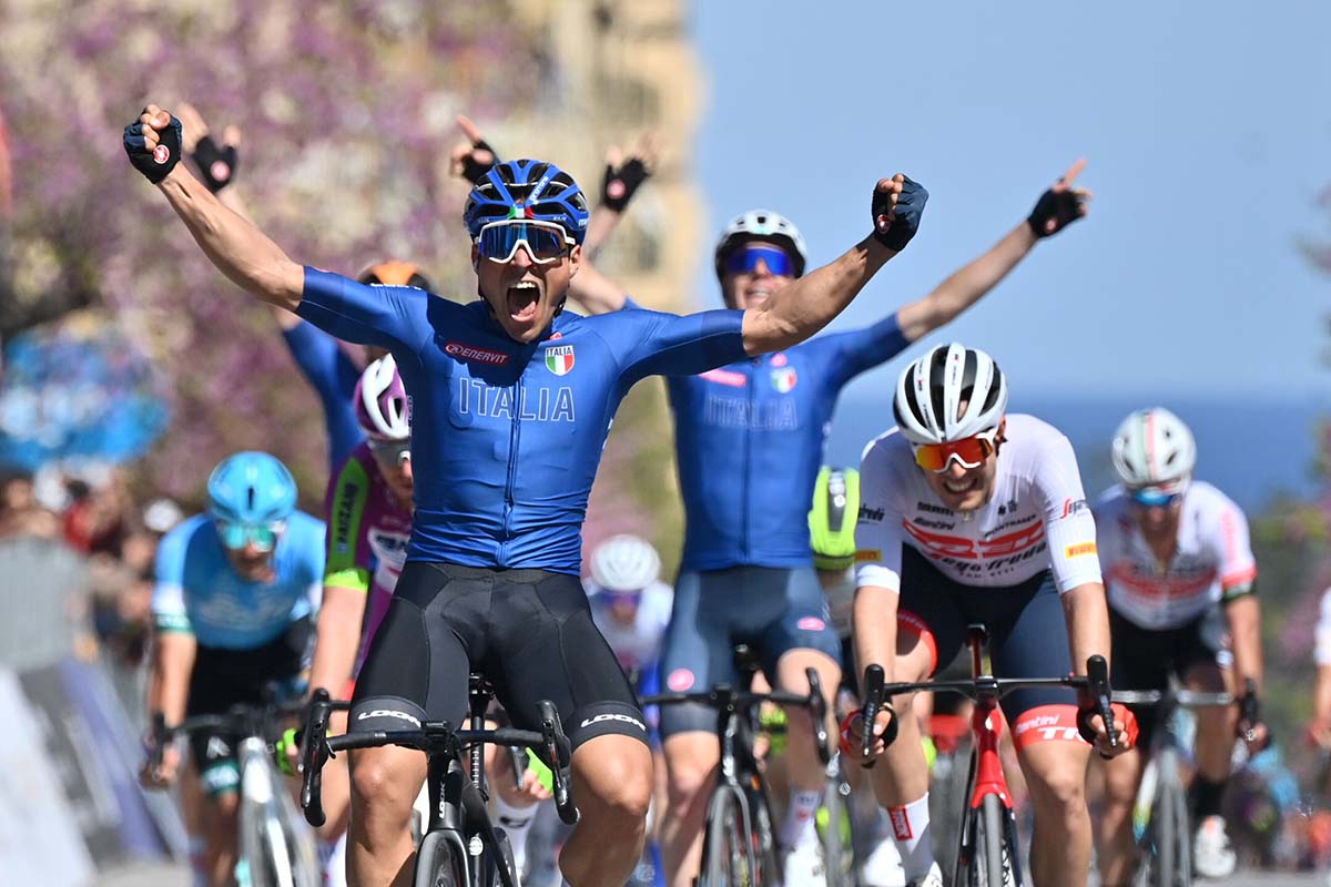 Matteo Malucelli vince la prima tappa del Giro di Sicilia (foto La Presse)