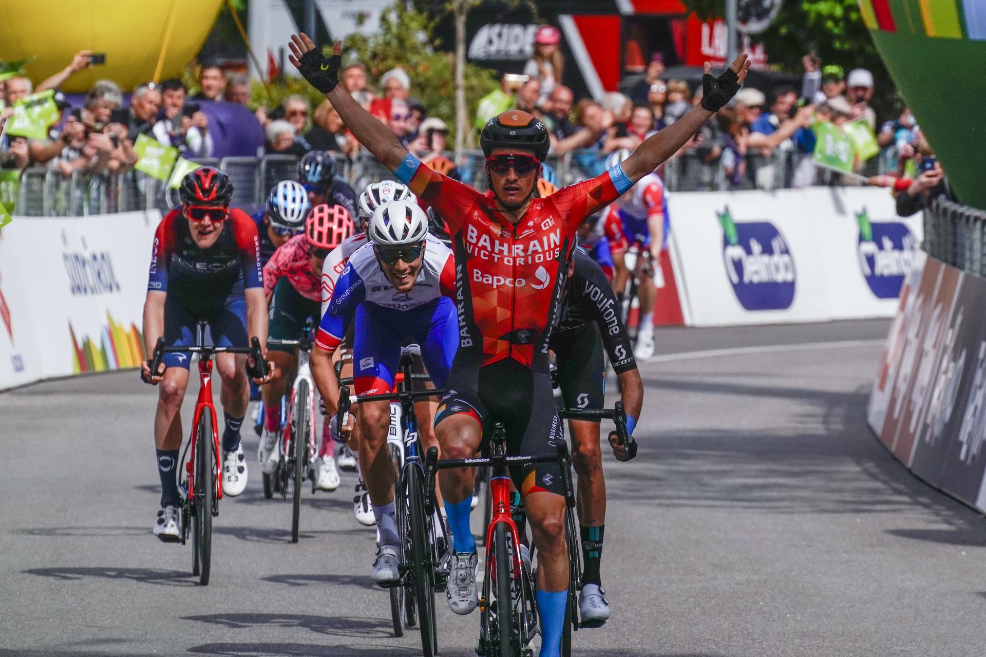 Pello Bilbao vince la seconda tappa al Tour of the Alps 2022 (foto Sprint Cycling Agency)