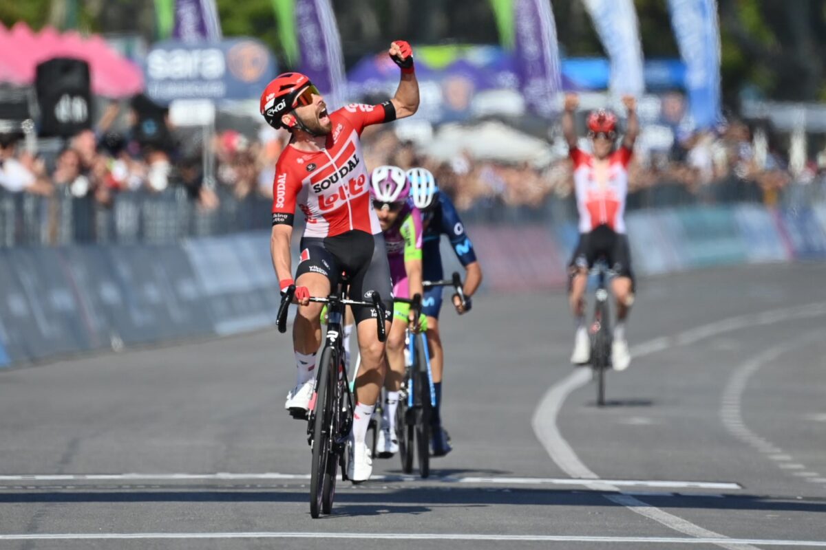 Thomas De Gendt vince l'ottava tappa del Giro d'Italia 2022 (foto La Presse)