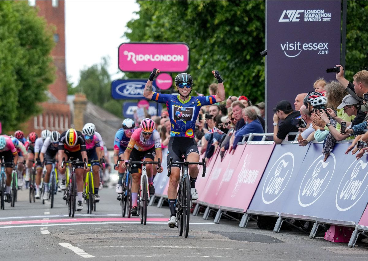 Lorena Wiebes vince la seconda tappa della RideLondon Classique (foto Bob Martin / RideLondon)