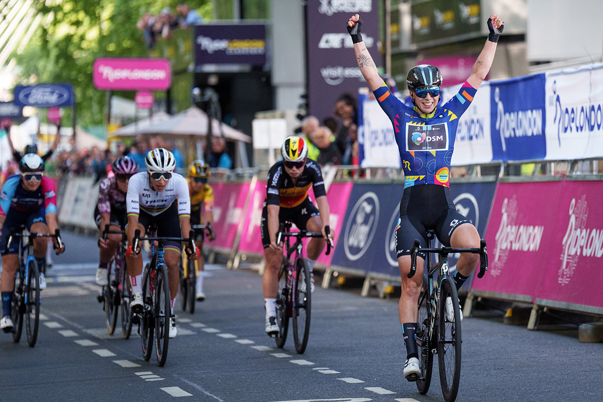 Lorena Wiebes wins in London - ph. Team DSM