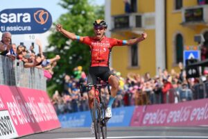 Santiago Buitrago vince la tappa 17 del Giro d'Italia 2022 (foto La Presse)