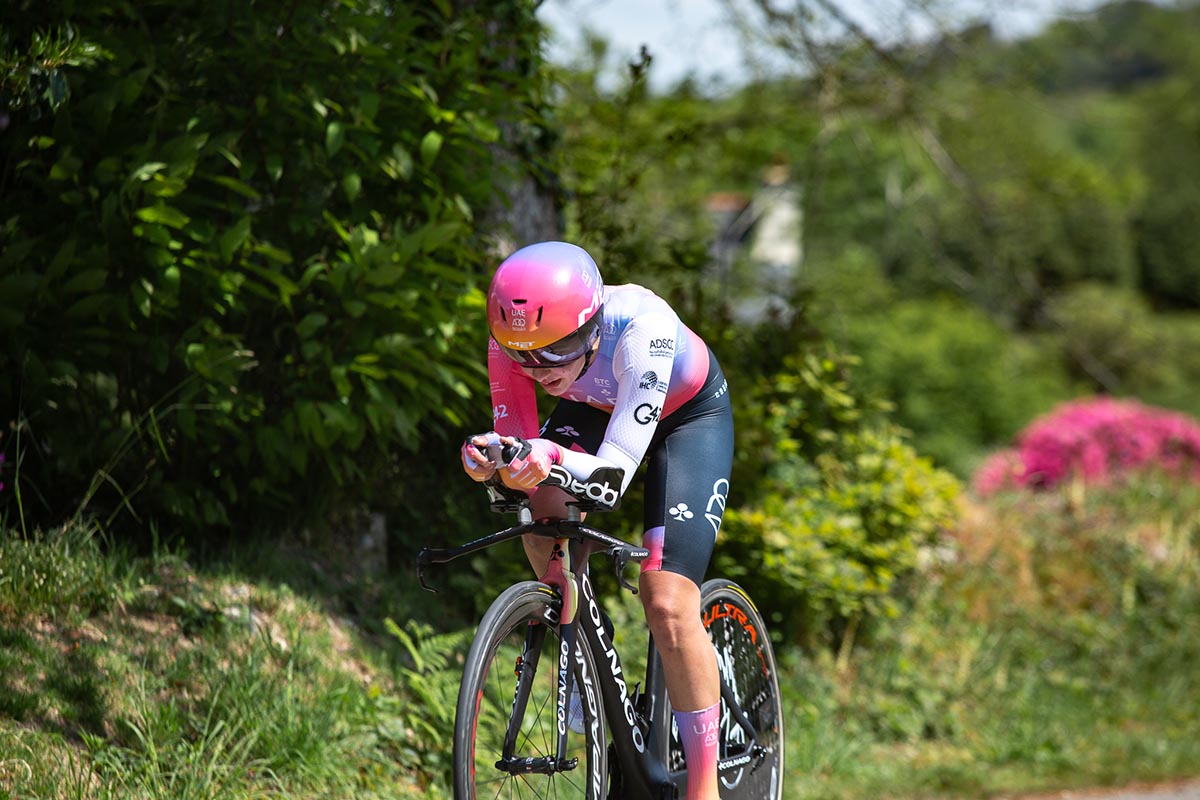 Alena Ivanchenko vince la terza tappa a cronometro del Bretagne Ladies Tour 2022 (foto Louis Lambin)