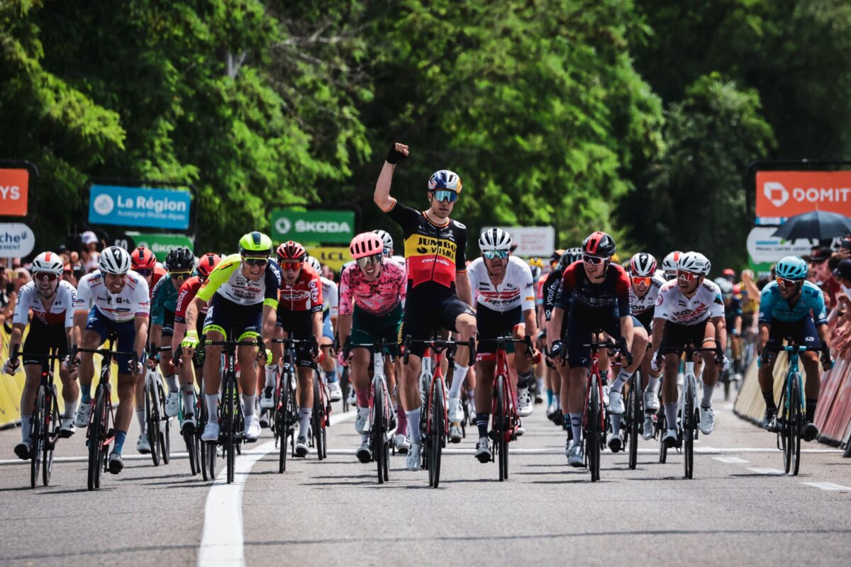 Wout Van Aert vince la prima tappa del Criterium du Dauphine 2022 (foto ASO)