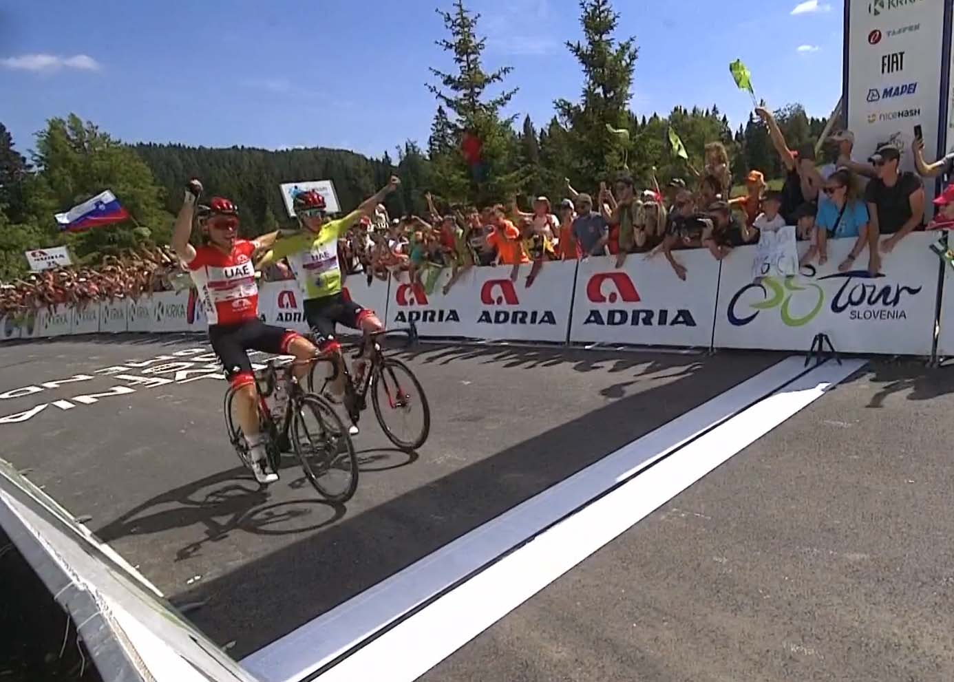 Quarta tappa del Giro di Slovenia: arrivo in parata di Majka e Pogacar