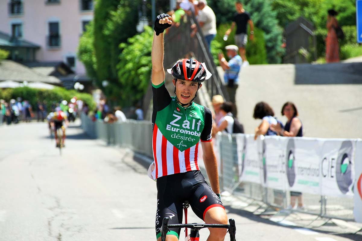 Simone Raccani vince la Pessano-Roncola 2022 (foto Berry)
