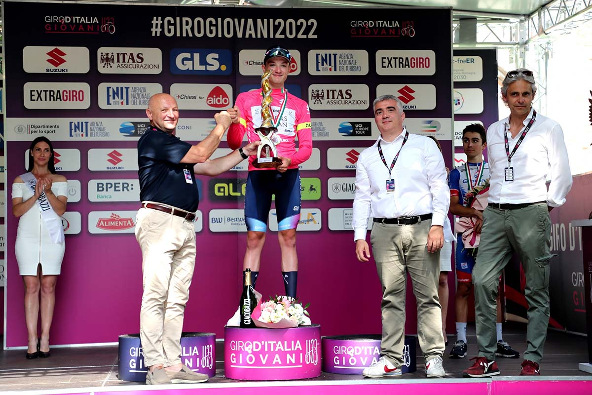 Leo Hayter vincitore del Giro d'Italia Giovani Under 23 2022 (foto Isolapress)