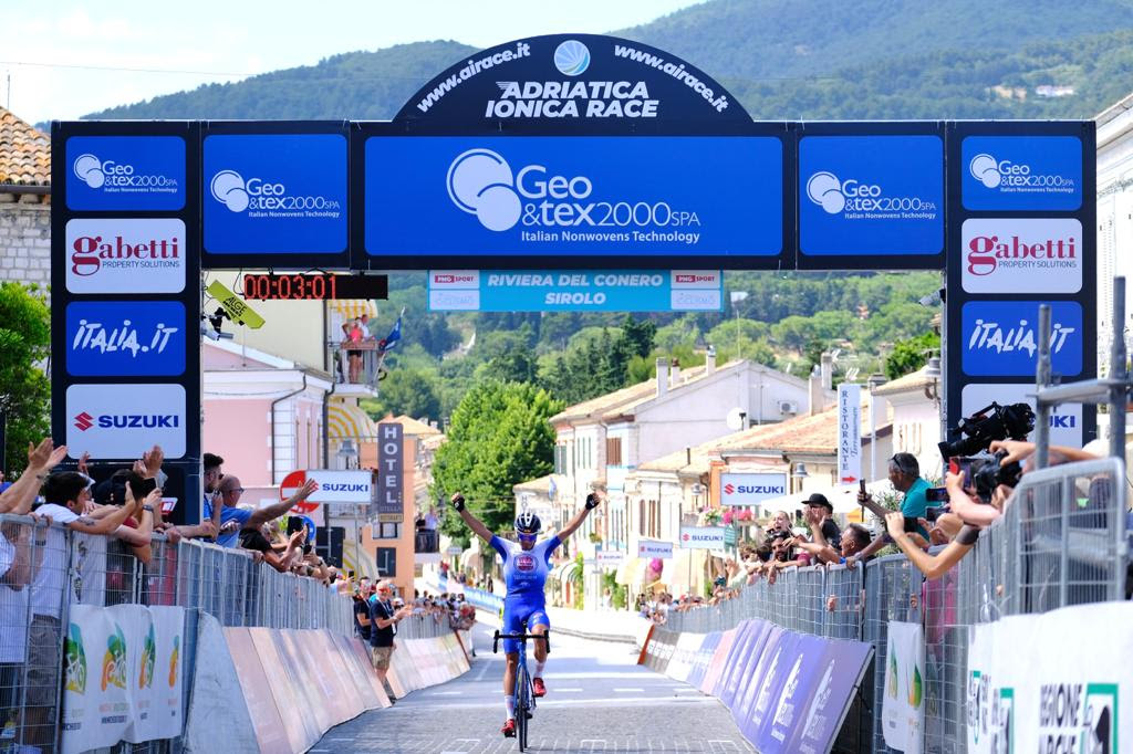 Riccardo Lucca vince la quarta tappa della Adriatica Ionica Race 2022