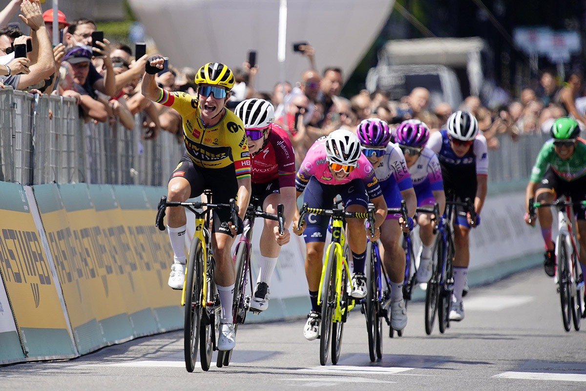 Marianne Vos vince a Bergamo_sprintcyclingagency