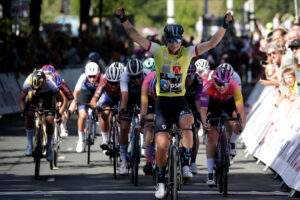 Lorena Wiebes vince la seconda tappa del Simac Ladies Tour 2022 (foto Cor Vos)