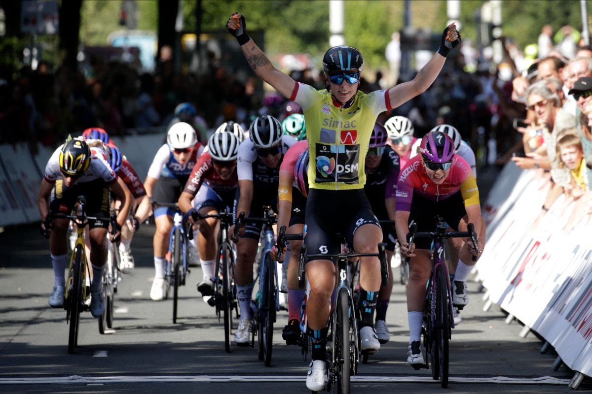Lorena Wiebes vince la seconda tappa del Simac Ladies Tour 2022 (foto Cor Vos)