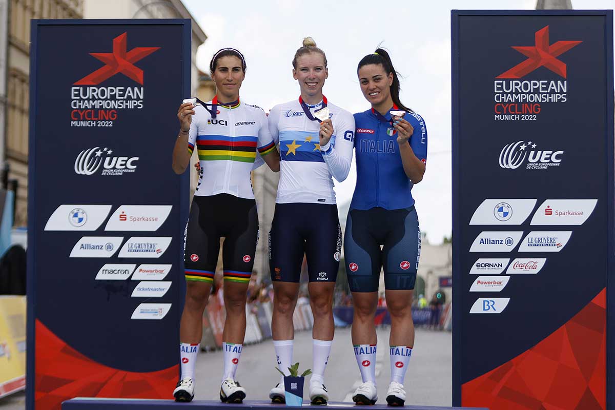 Il podio del Campionato Europeo strada Donne Elite Monaco 2022 (foto UEC/Sprint Cycling Agency)