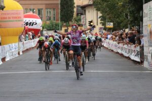 Martina Fidanza vince la prima tappa del Giro della Toscana Internazionale Femminile 2022