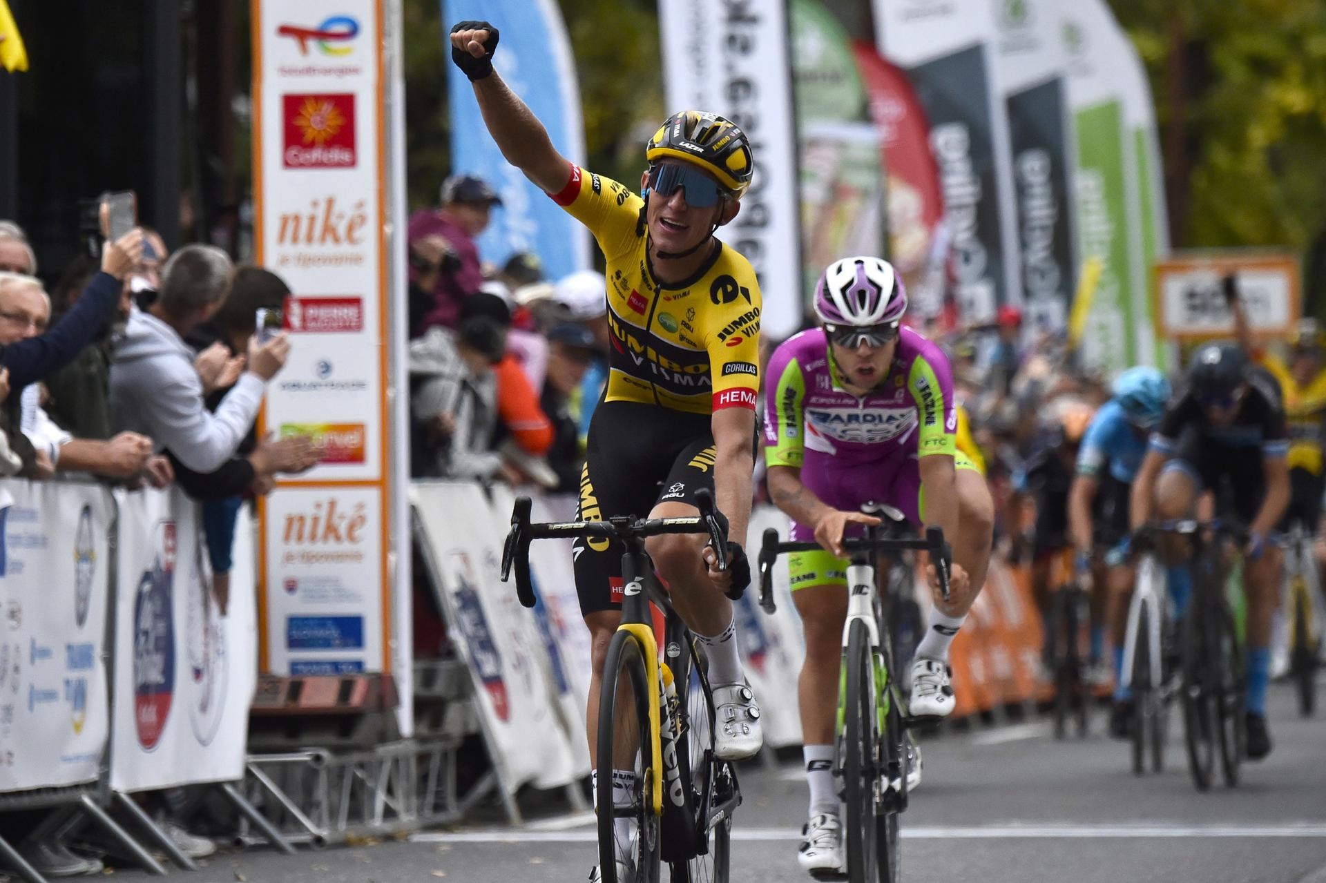 L'arrivo della terza tappa del Giro di Slovacchia con Luca Colnaghi secondo