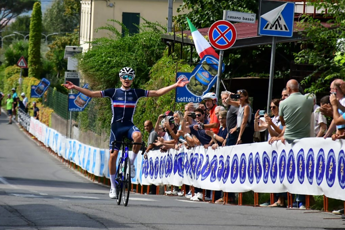 Thibaud Gruel vince a Casano di Luni - credit Roberto Fruzzetti Ciclismoblog