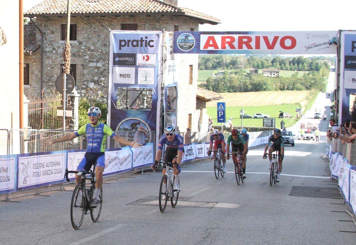 Matteo Zurlo vince la seconda tappa del Giro del Friuli 2022 (foto Bolgan)