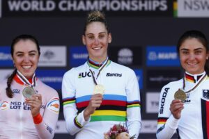 Il podio del Mondiale a cronometro Donne Under 23 a Wollongong 2022 vinto da Vittoria Guazzini