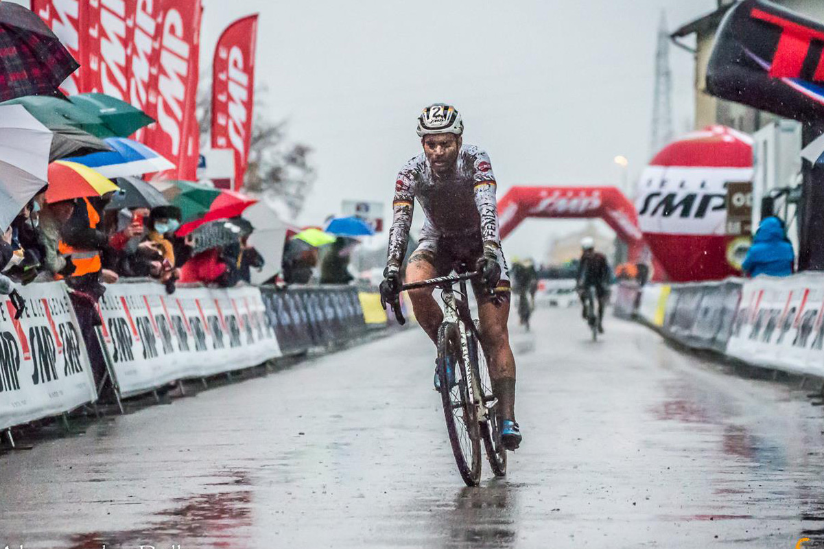 Marcel Meisen taglia il traguardo del Ciclocross del Ponte 2021 - credit Alessandro Billiani