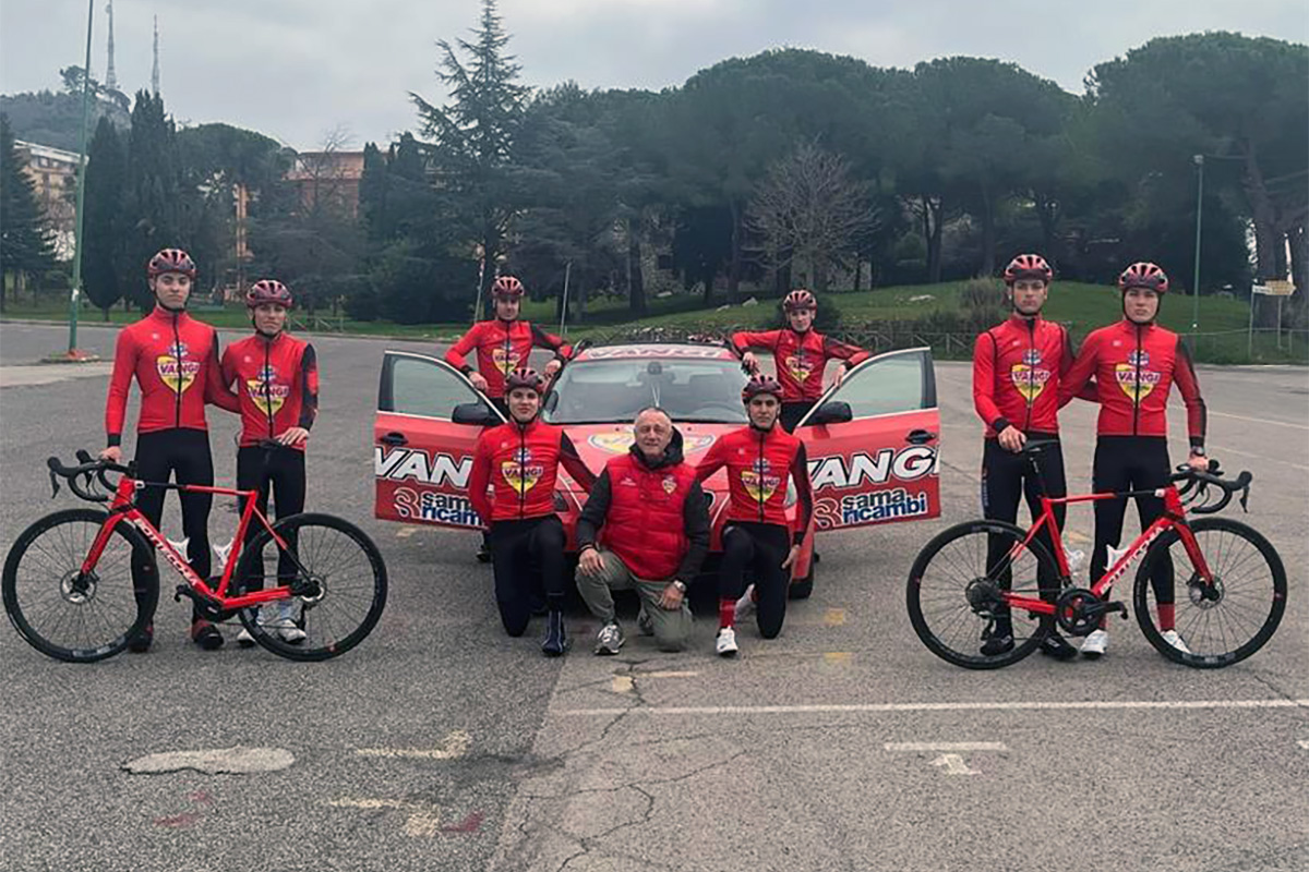 Team Vangi Sama Ricambi il Pirata - gruppo Juniores 2023; credit Mannori