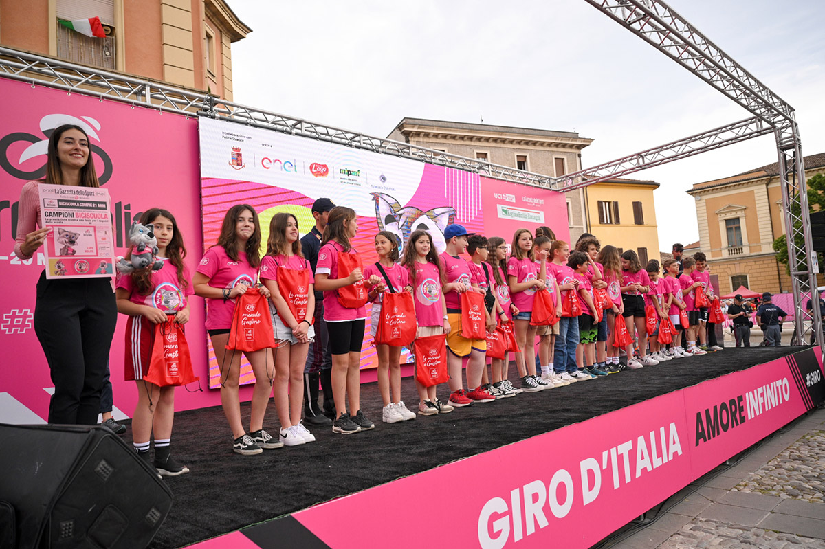 BiciScuola al Giro 2022 - credit LaPresse