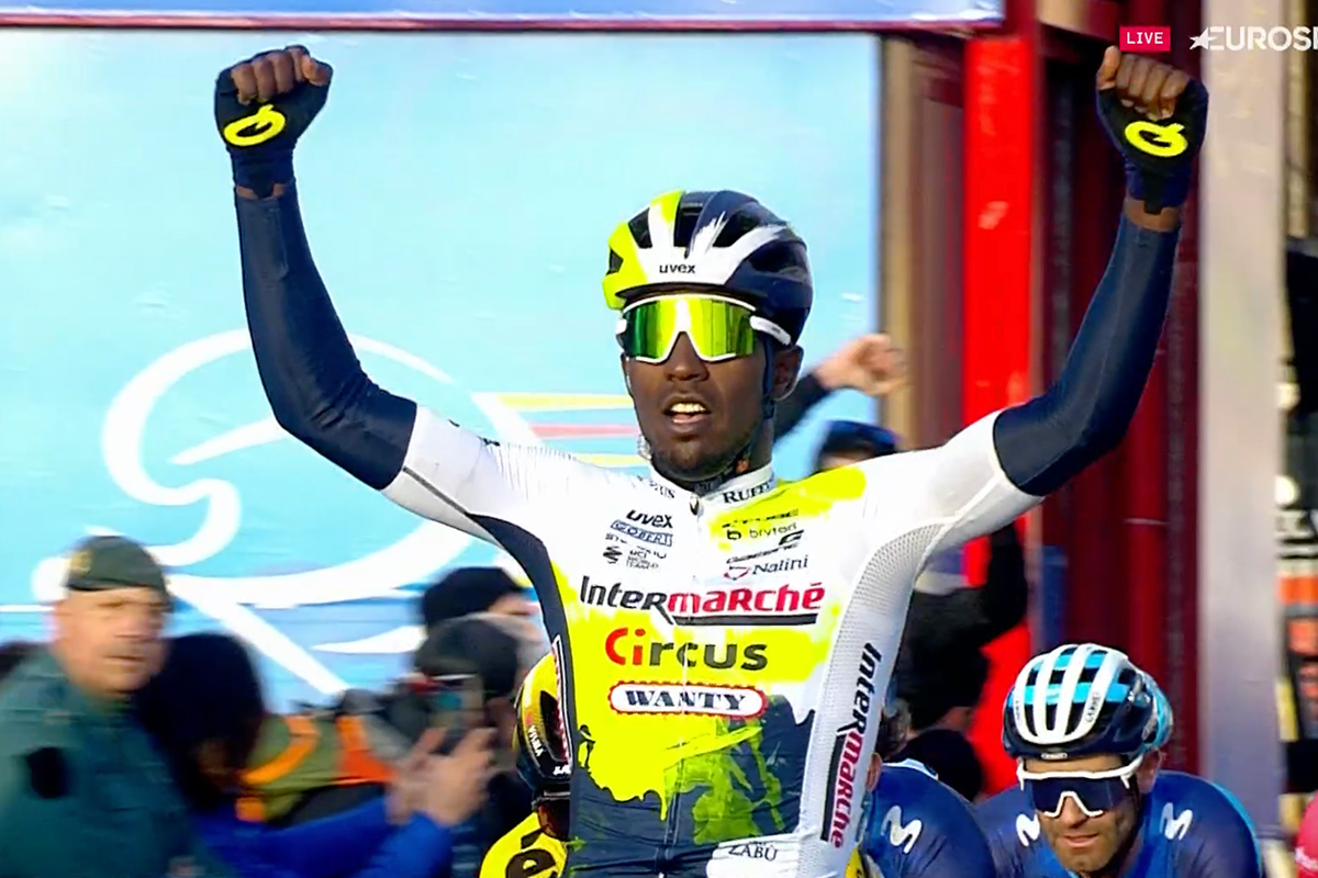 Biniam Girmay vince la prima tappa della Volta a la Comunitat Valenciana