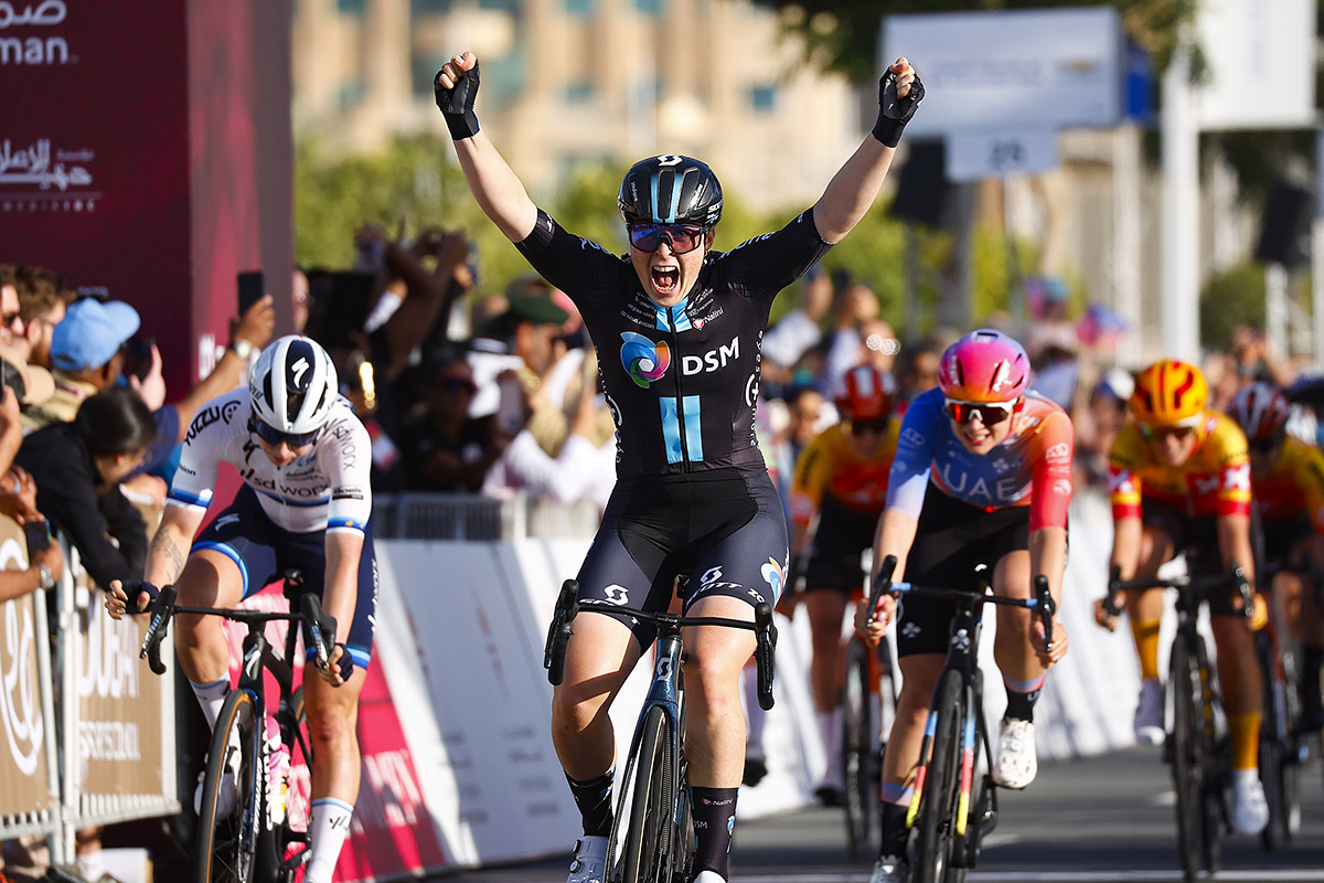 Charlotte Kool vince la prima tappa dell'UAE Tour Women - credit SprintCyclingAgency