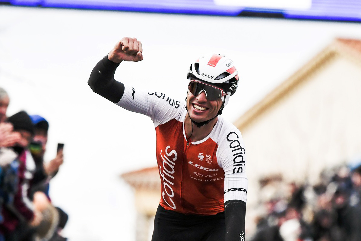 Ekoi Casco aerodinamico AR14 ATOP - credit Team Cofidis