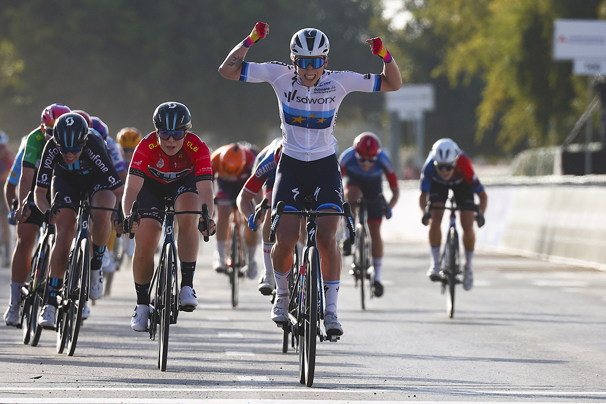 Lorena Wiebes vince la seconda tappa dell'UAE Tour Women - credit Sprint Cycling Agency - Luca Bettini