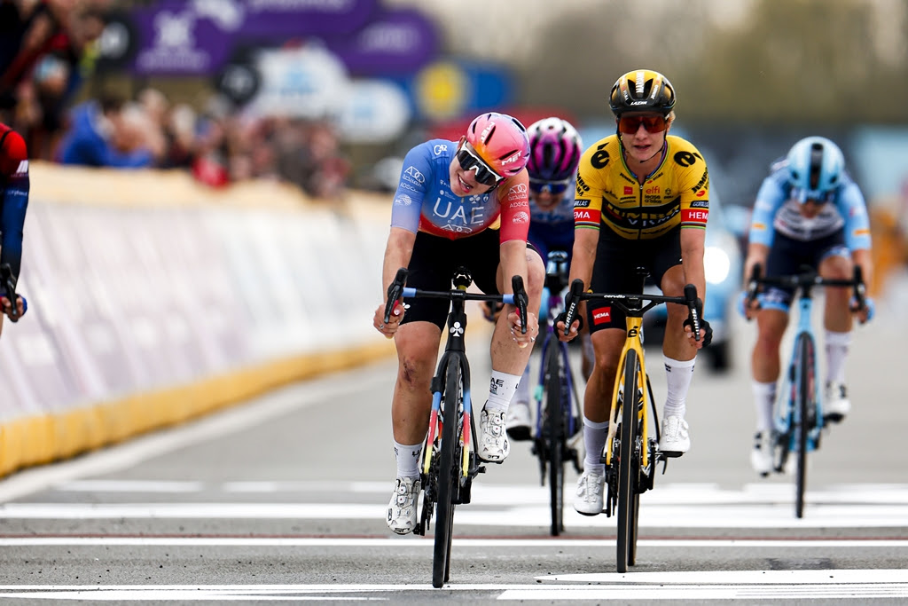 Chiara Consonni sul traguardo di Weregem - credit Sprint Cycling Agency
