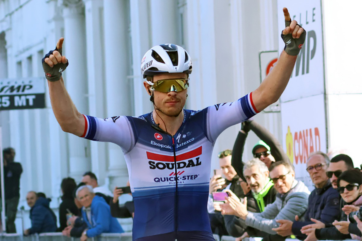Rémi Cavagna vince a Riccione la prima tappa della Settimana Coppi e Bartali 2023 - credit Photobicicailotto