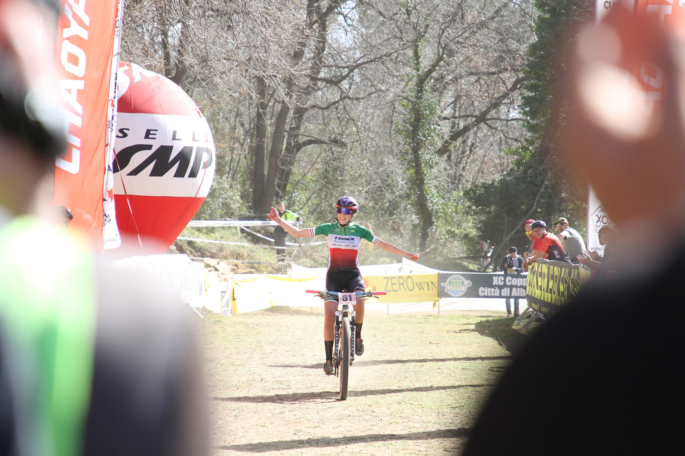 Valentina Corvi al traguardo di Albenga - credit Pianeta Mtb