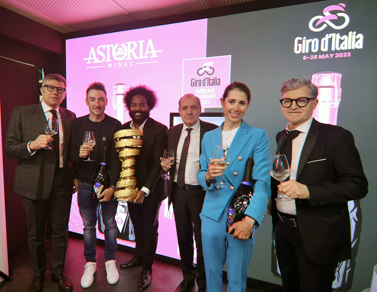 Elia Viviani e Marta Cavalli al Vinitaly - credit Photobicicailotto