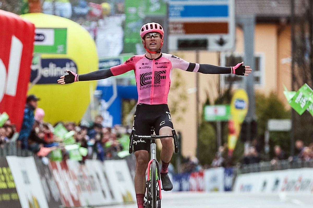 Simon Carr vince a Brunico l'ultima tappa del Tour of the Alps - credit TotA