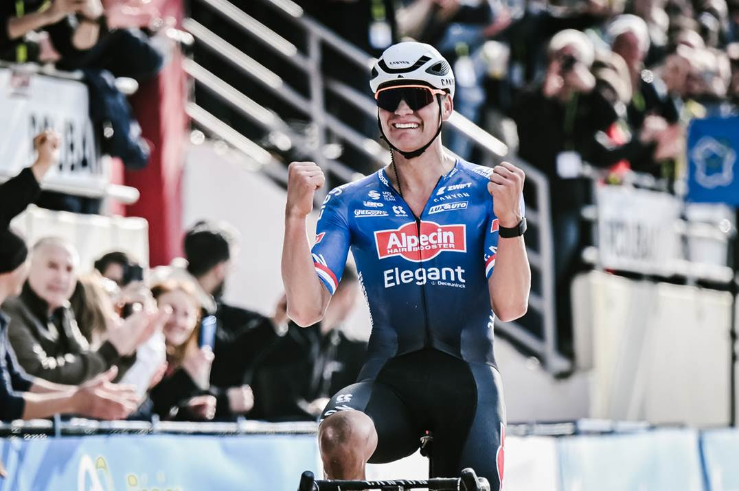 Mathieu Van der Poel vince la Parigi-Roubaix 2023 (foto A.S.O. / Pauline Ballet)