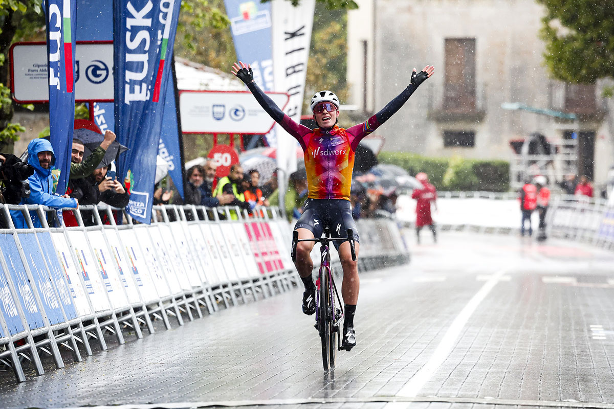 Demi Vollering vince la prima tappa dell'Itzulia Women 2023 - credit Sprint Cycling Agency