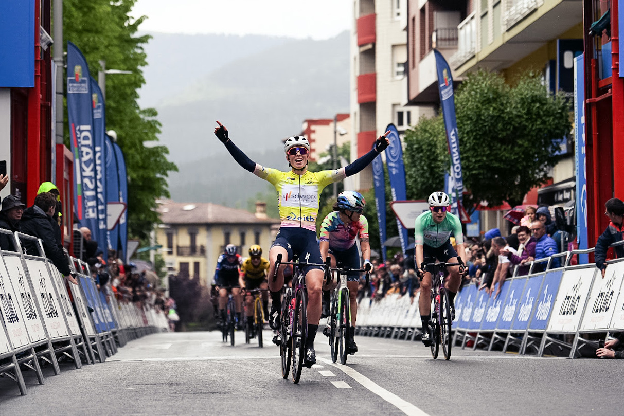 Demi Vollering vince la seconda tappa dell'Itzulia - credit Naike Fotosport