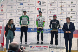Giulio Pellizzari sul podio finale della Carpathians Couriers Race - credit Green Project Bardiani - CSF Faizanè & Sprint Cycling