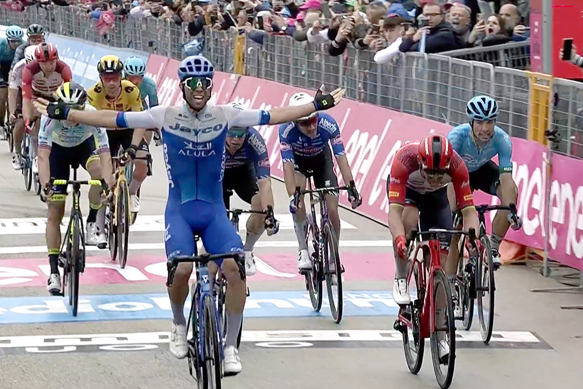 Michael Mattews vince la terza tappa del Giro d'Italia 2023