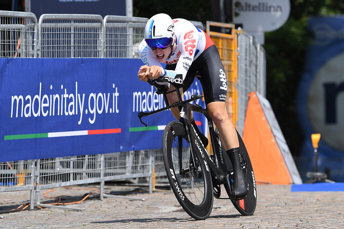 Alec Segaert vince la cronometro di Aiglè ed è la prima maglia rosa del Giro Next Gen - credit LaPresse