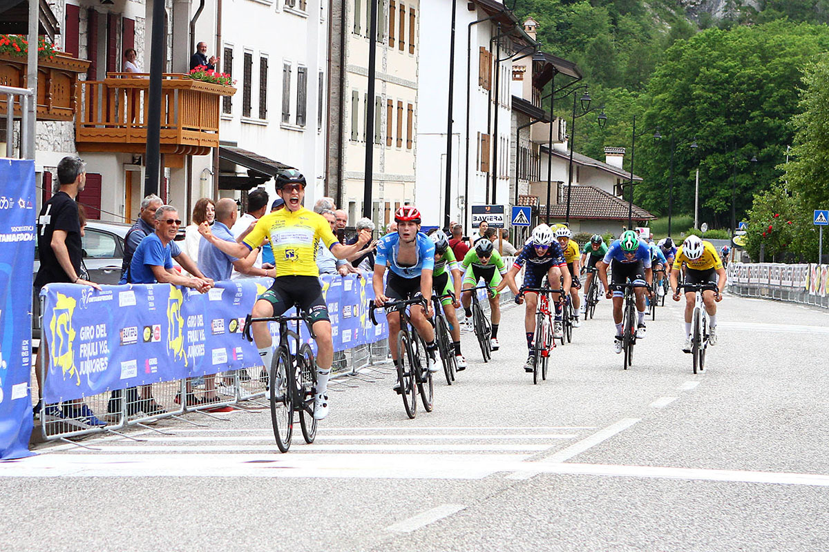 Filippo Cettolin vince la seconda tappa del 21° Giro del Friuli Juniores - credit Photors.it